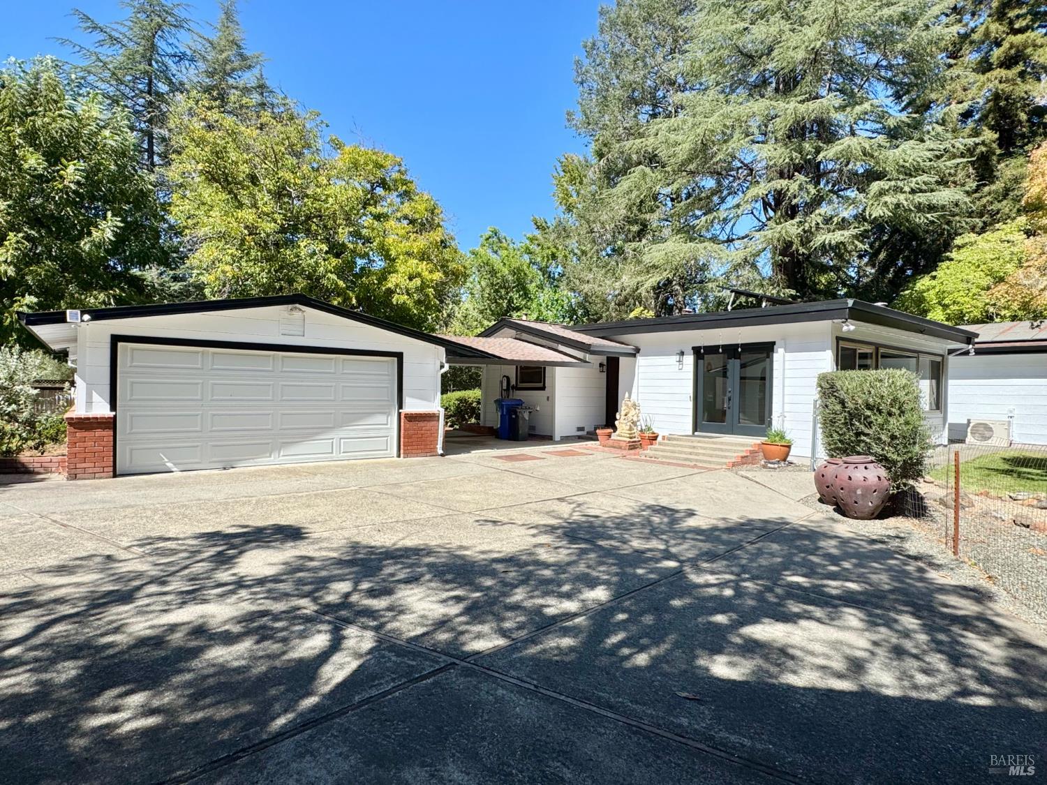 Detail Gallery Image 3 of 72 For 109 Glass Mountain Ln, Saint Helena,  CA 94574 - 3 Beds | 2/1 Baths