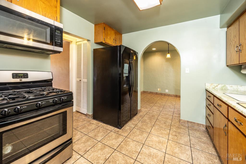 Detail Gallery Image 11 of 26 For 165 Luce Ave, Ukiah,  CA 95482 - 2 Beds | 1 Baths