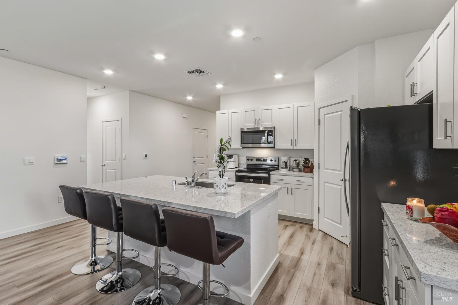 Detail Gallery Image 10 of 52 For 525 Fruit Tree Rd, Dixon,  CA 95620 - 3 Beds | 2 Baths