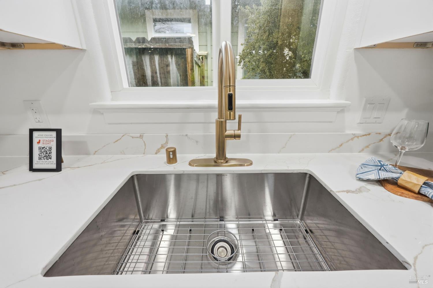 Detail Gallery Image 6 of 20 For 2132 Geary Dr, Santa Rosa,  CA 95404 - 2 Beds | 2 Baths