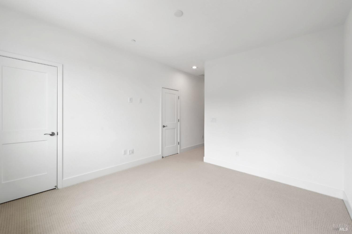 Detail Gallery Image 21 of 31 For 5158 Blossom Cir, Richmond,  CA 94804 - 4 Beds | 4 Baths