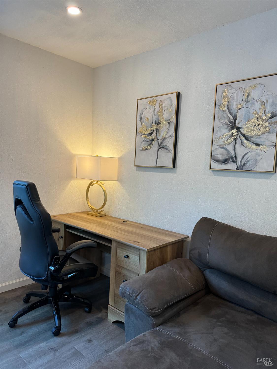 Detail Gallery Image 4 of 11 For 674 Willow Ave, Ukiah,  CA 95482 - 3 Beds | 2 Baths