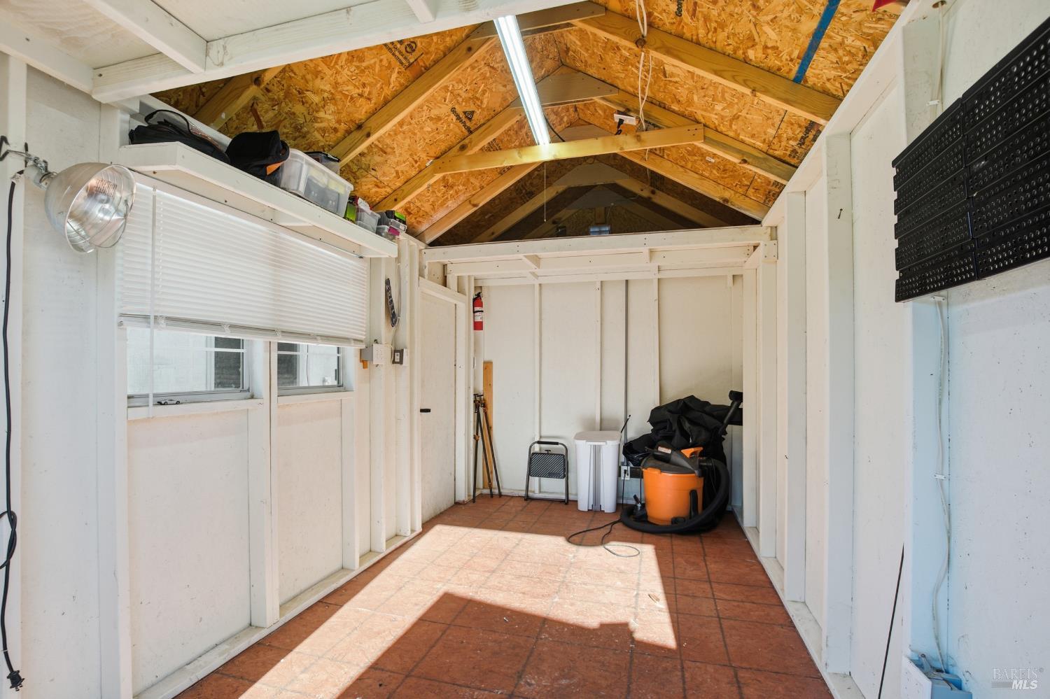 Detail Gallery Image 34 of 38 For 442 Stonewood Dr, Vacaville,  CA 95687 - 4 Beds | 2/1 Baths