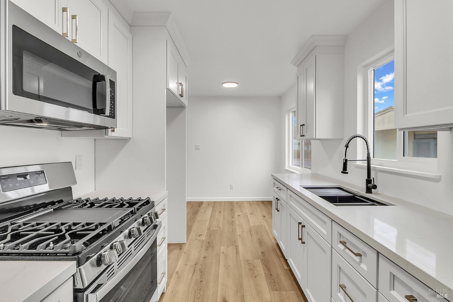 Detail Gallery Image 13 of 21 For 1517 2nd St, Richmond,  CA 94801 - 3 Beds | 1 Baths