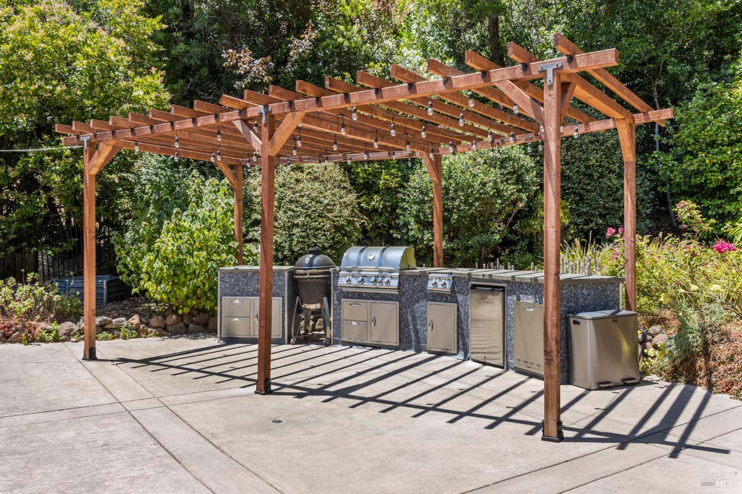 Detail Gallery Image 29 of 37 For 71 Convent Ct, San Rafael,  CA 94901 - 3 Beds | 2 Baths