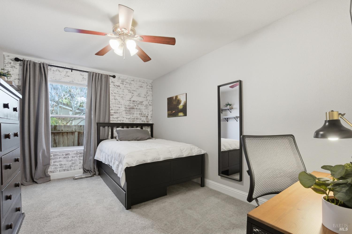 Detail Gallery Image 23 of 38 For 442 Stonewood Dr, Vacaville,  CA 95687 - 4 Beds | 2/1 Baths