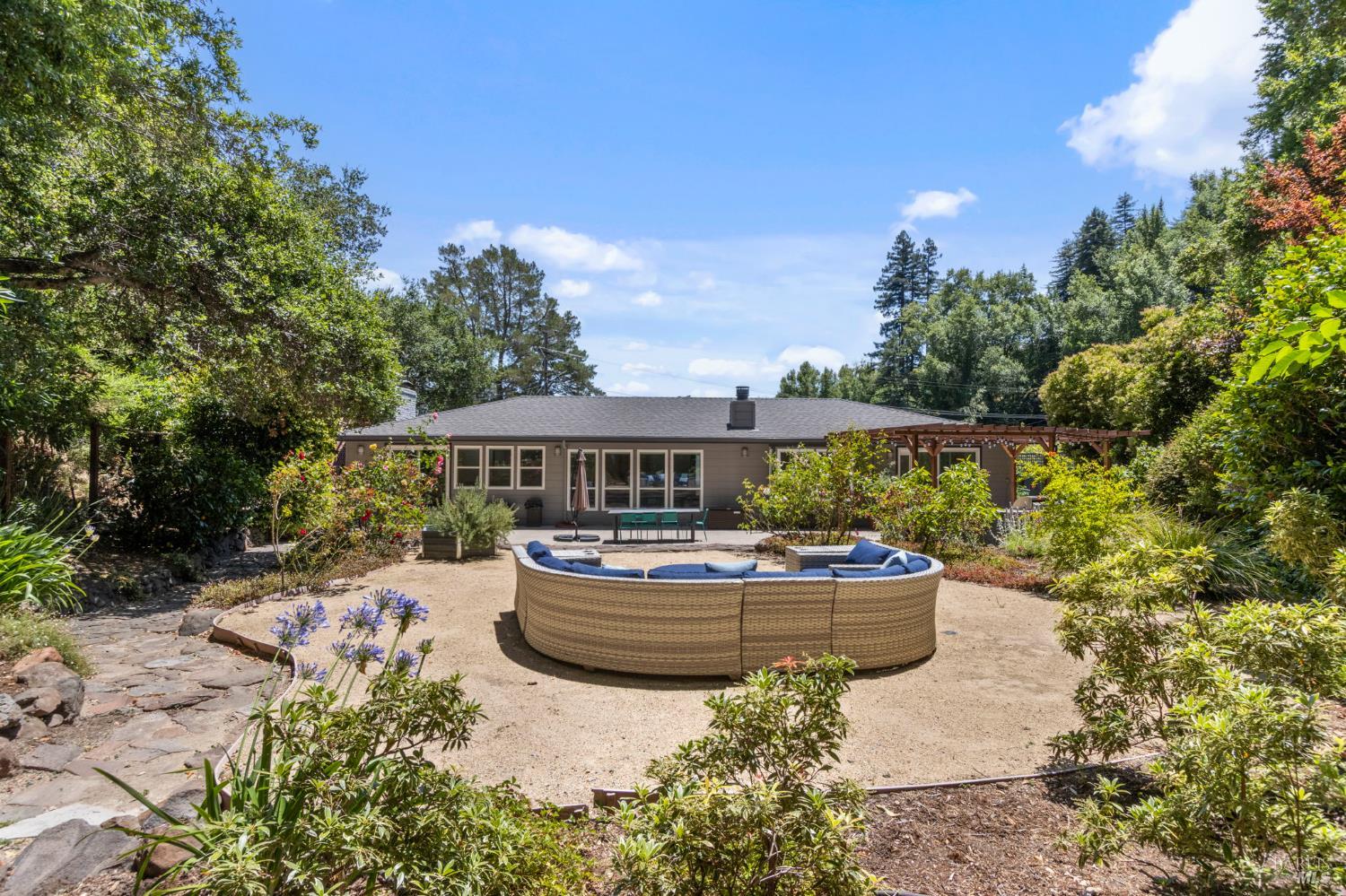 Detail Gallery Image 31 of 37 For 71 Convent Ct, San Rafael,  CA 94901 - 3 Beds | 2 Baths