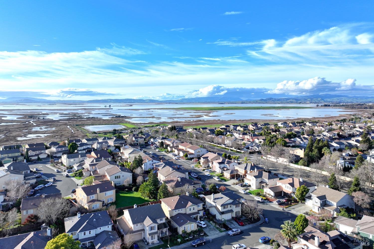 Detail Gallery Image 23 of 83 For 401 Northampton Dr, American Canyon,  CA 94503 - 4 Beds | 3 Baths