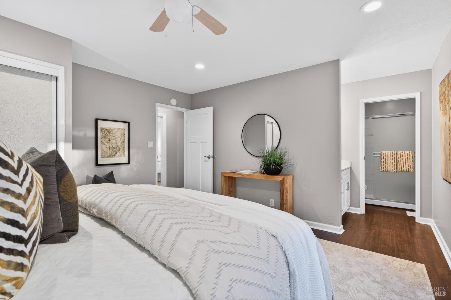 Detail Gallery Image 24 of 66 For 935 Mohr Ln, Concord,  CA 94518 - 3 Beds | 2 Baths