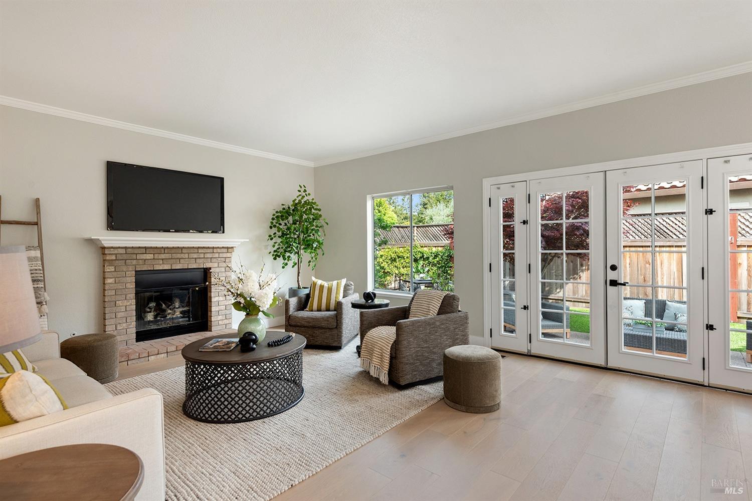 Detail Gallery Image 14 of 44 For 5426 Spring Lake Ct, Santa Rosa,  CA 95409 - 5 Beds | 3 Baths