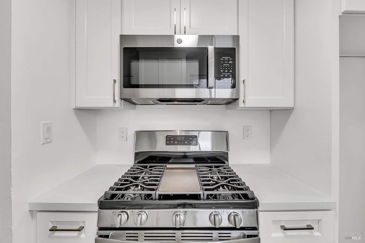 Detail Gallery Image 11 of 21 For 1517 2nd St, Richmond,  CA 94801 - 3 Beds | 1 Baths