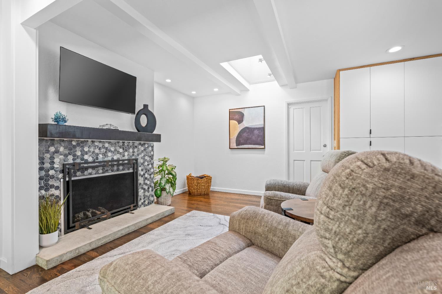 Detail Gallery Image 13 of 37 For 71 Convent Ct, San Rafael,  CA 94901 - 3 Beds | 2 Baths