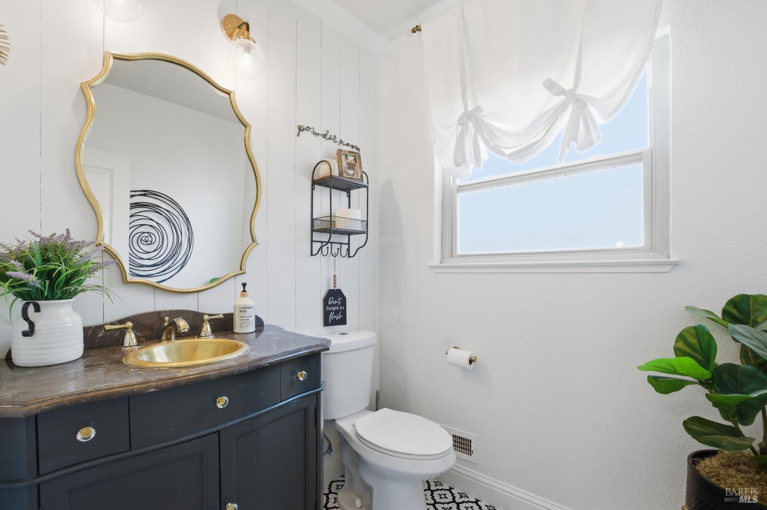 Detail Gallery Image 17 of 38 For 442 Stonewood Dr, Vacaville,  CA 95687 - 4 Beds | 2/1 Baths