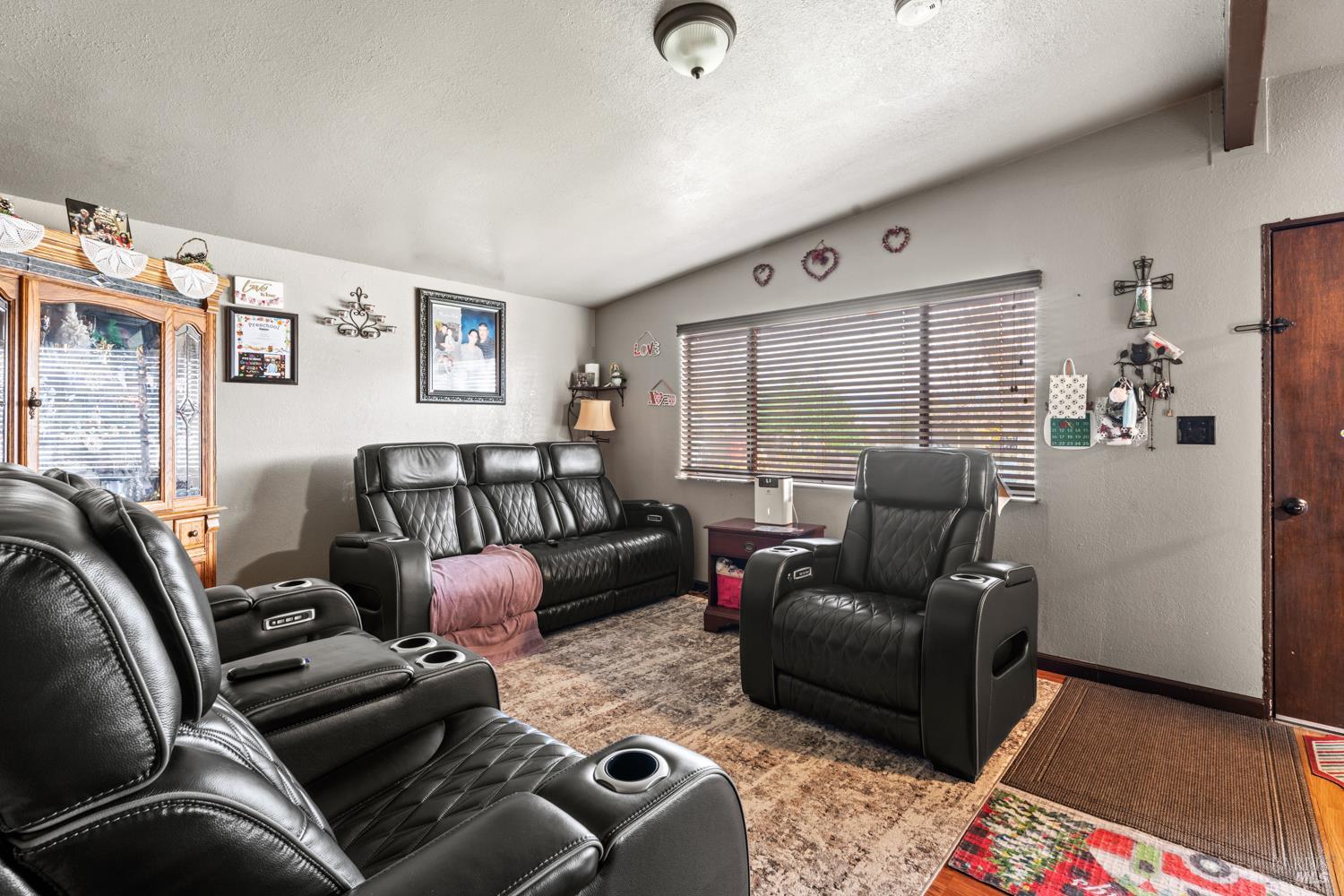 Detail Gallery Image 7 of 15 For 1778 Lockwood Dr, Ukiah,  CA 95482 - 3 Beds | 1 Baths