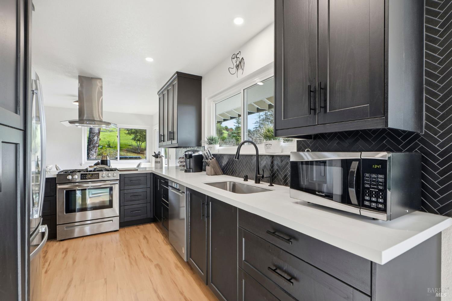 Detail Gallery Image 2 of 68 For 1814 Saint Francis Rd, Santa Rosa,  CA 95409 - 3 Beds | 2 Baths