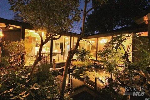 Detail Gallery Image 2 of 53 For 3835 Oak Glen Dr, Santa Rosa,  CA 95404 - 3 Beds | 2/1 Baths