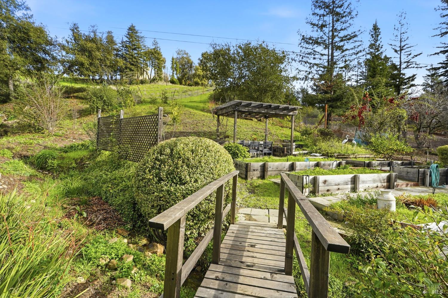 Detail Gallery Image 4 of 68 For 1814 Saint Francis Rd, Santa Rosa,  CA 95409 - 3 Beds | 2 Baths