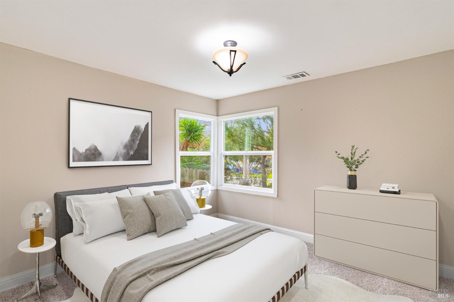 Detail Gallery Image 11 of 22 For 2136 Franklin Ave, Santa Rosa,  CA 95404 - 3 Beds | 2 Baths