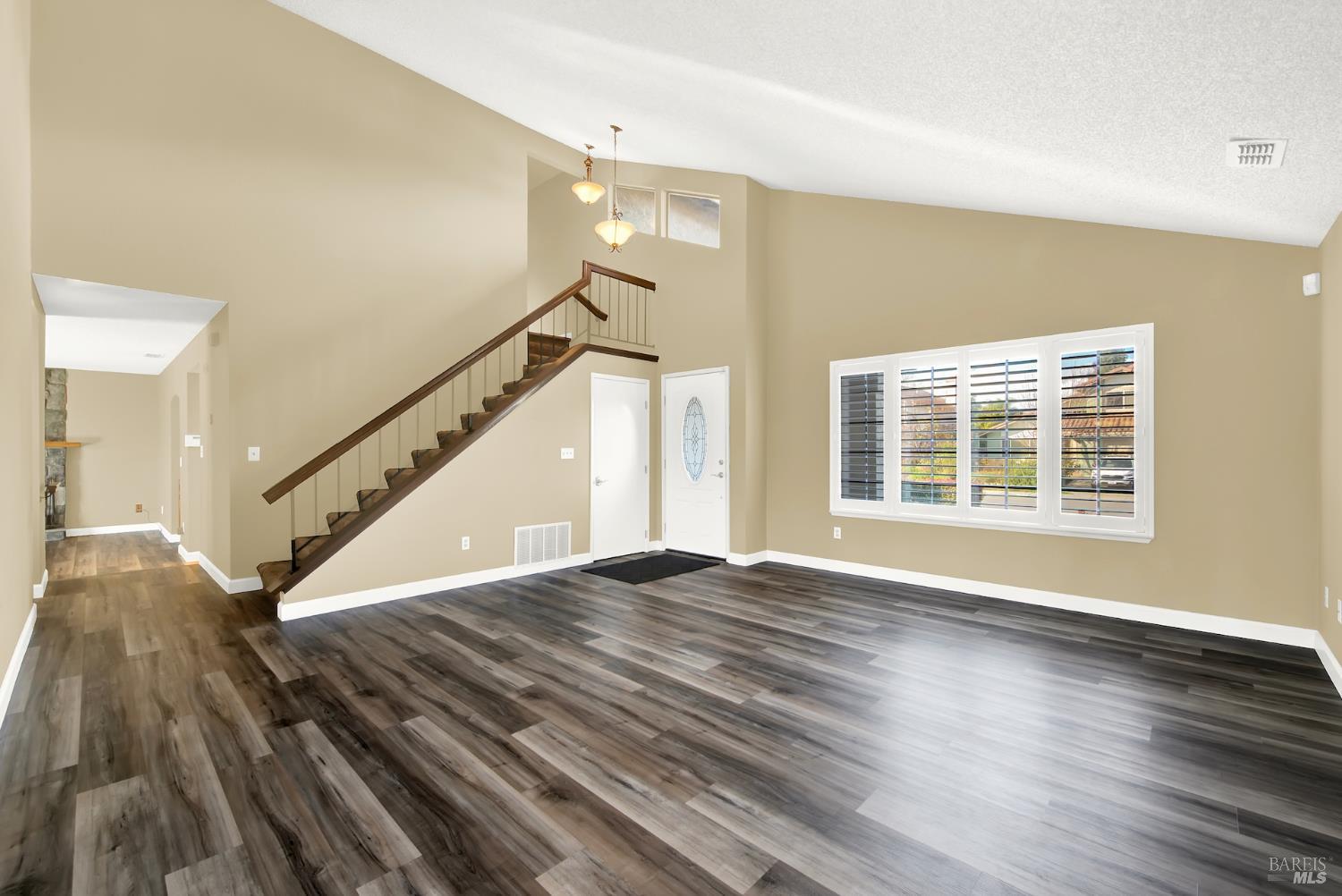 Detail Gallery Image 12 of 83 For 401 Northampton Dr, American Canyon,  CA 94503 - 4 Beds | 3 Baths