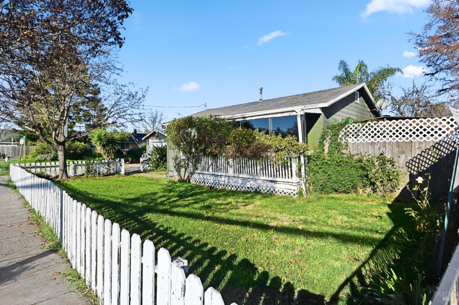 Detail Gallery Image 3 of 31 For 1677 Hearn Ave, Santa Rosa,  CA 95407 - 2 Beds | 1 Baths