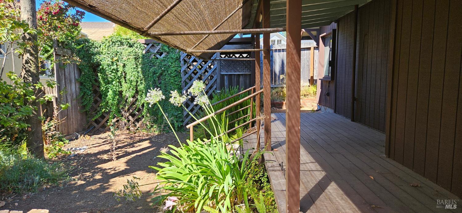 Detail Gallery Image 26 of 41 For 523 Center St, Healdsburg,  CA 95448 - 3 Beds | 2 Baths