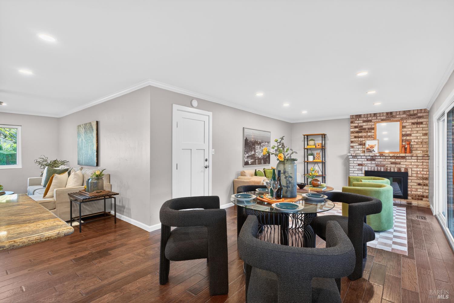 Detail Gallery Image 7 of 66 For 935 Mohr Ln, Concord,  CA 94518 - 3 Beds | 2 Baths