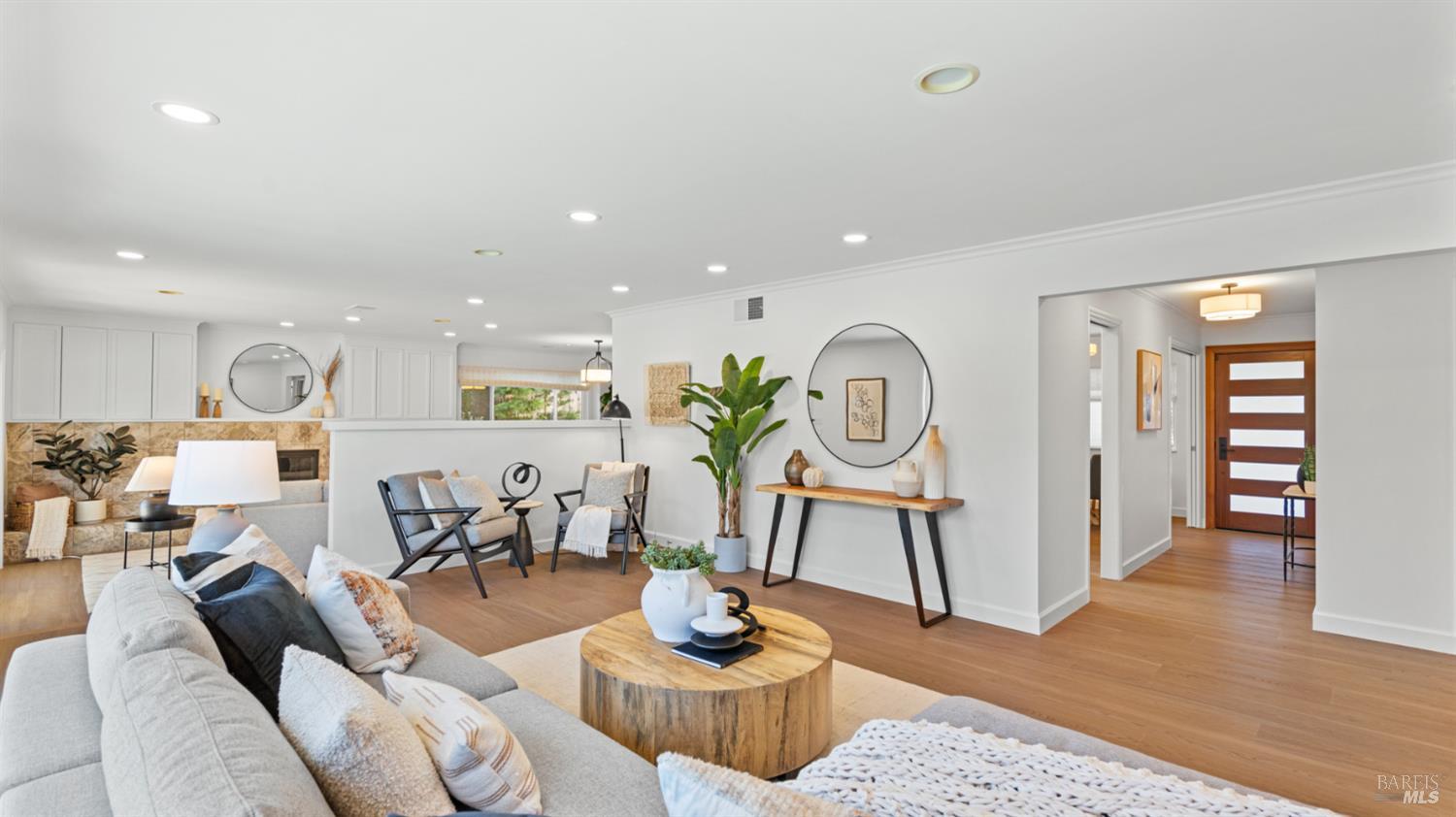 Detail Gallery Image 9 of 47 For 739 Tamarack Dr, San Rafael,  CA 94903 - 3 Beds | 2 Baths