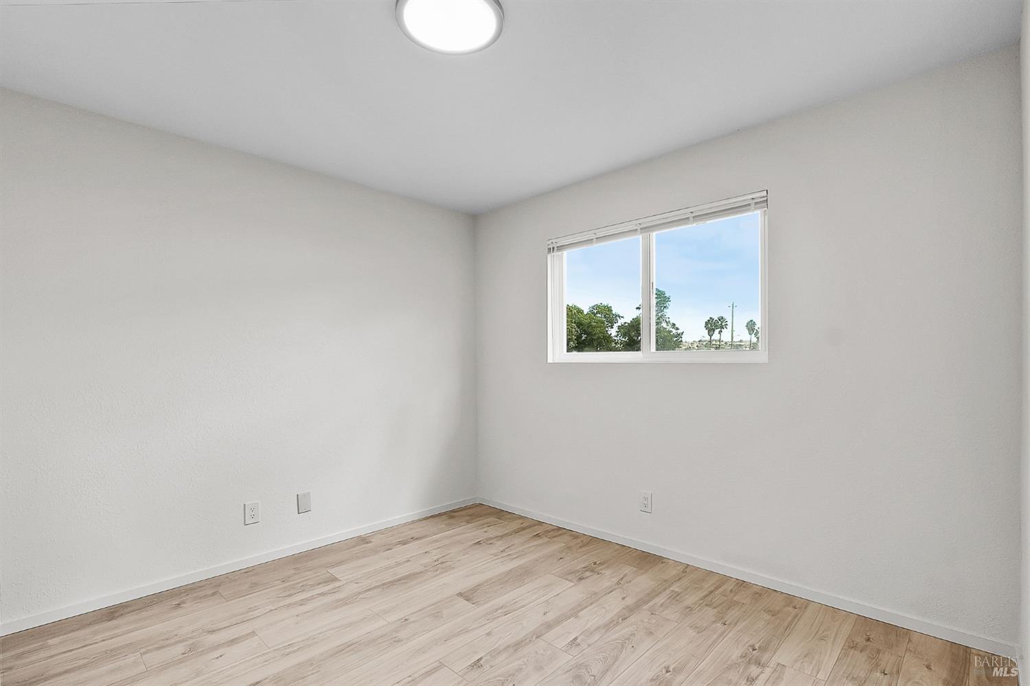 Detail Gallery Image 11 of 30 For 1910 Sacramento St, Vallejo,  CA 94590 - – Beds | – Baths