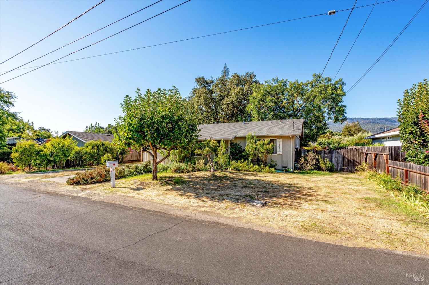 Detail Gallery Image 4 of 81 For 1251 Garden Ave, Saint Helena,  CA 94574 - 3 Beds | 2 Baths