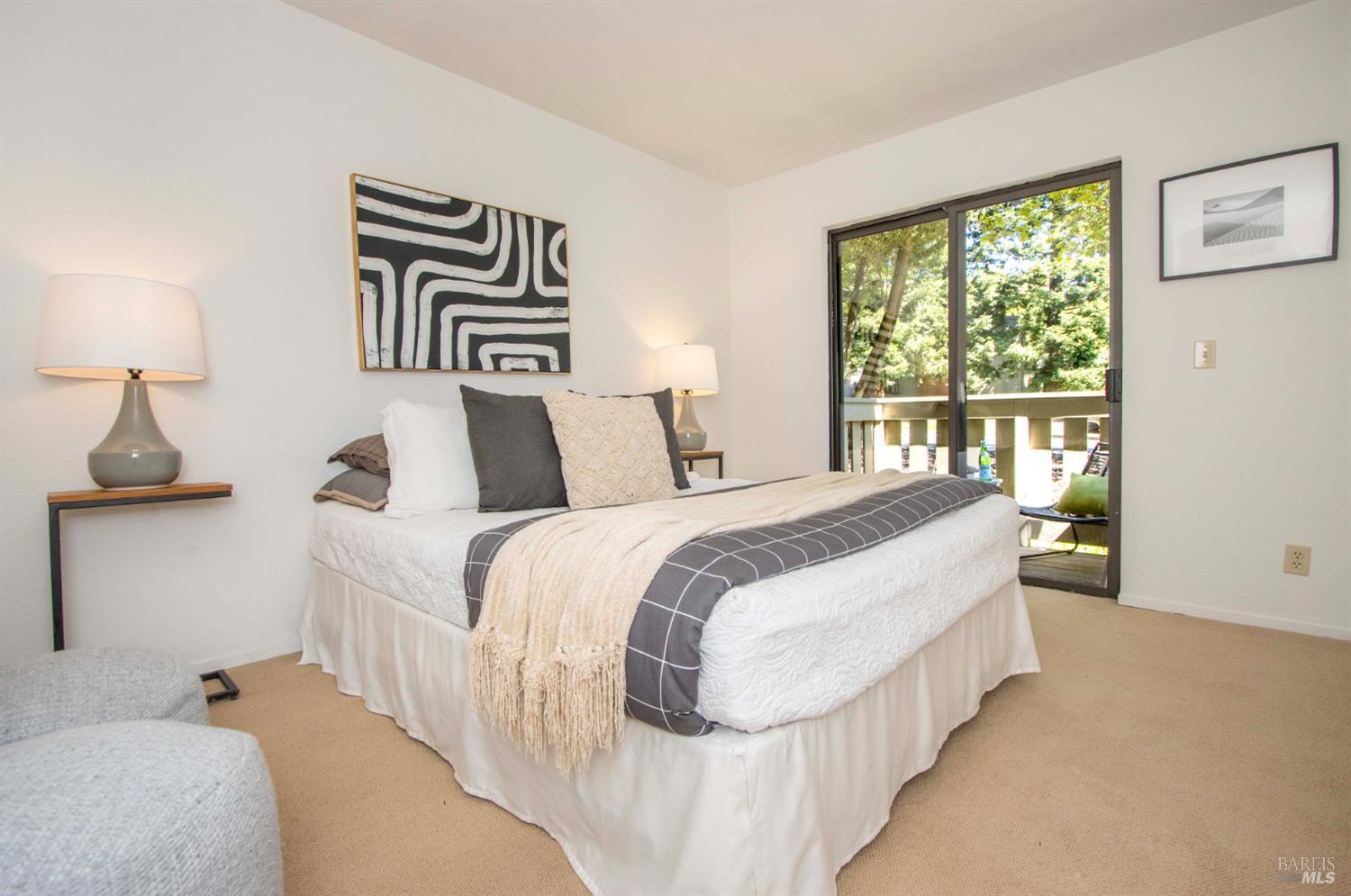 Detail Gallery Image 11 of 29 For 230 Pelican Ln, Novato,  CA 94949 - 3 Beds | 2/1 Baths