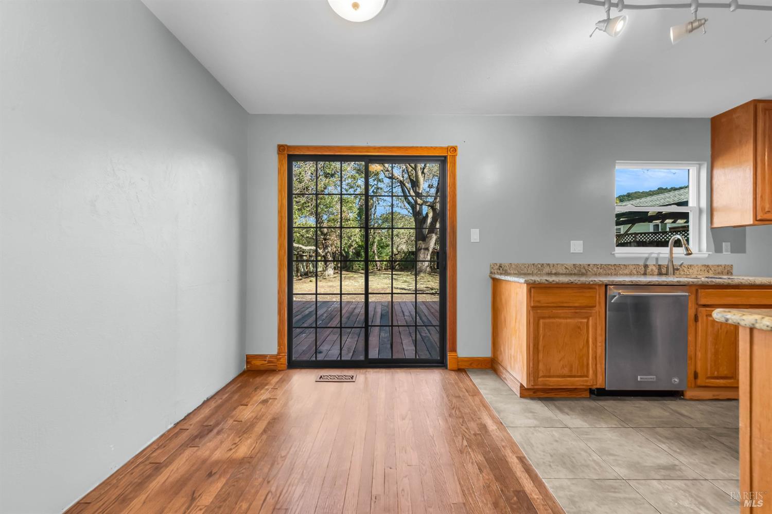 Detail Gallery Image 16 of 51 For 32 Jefferson Ave, San Rafael,  CA 94903 - 2 Beds | 1 Baths