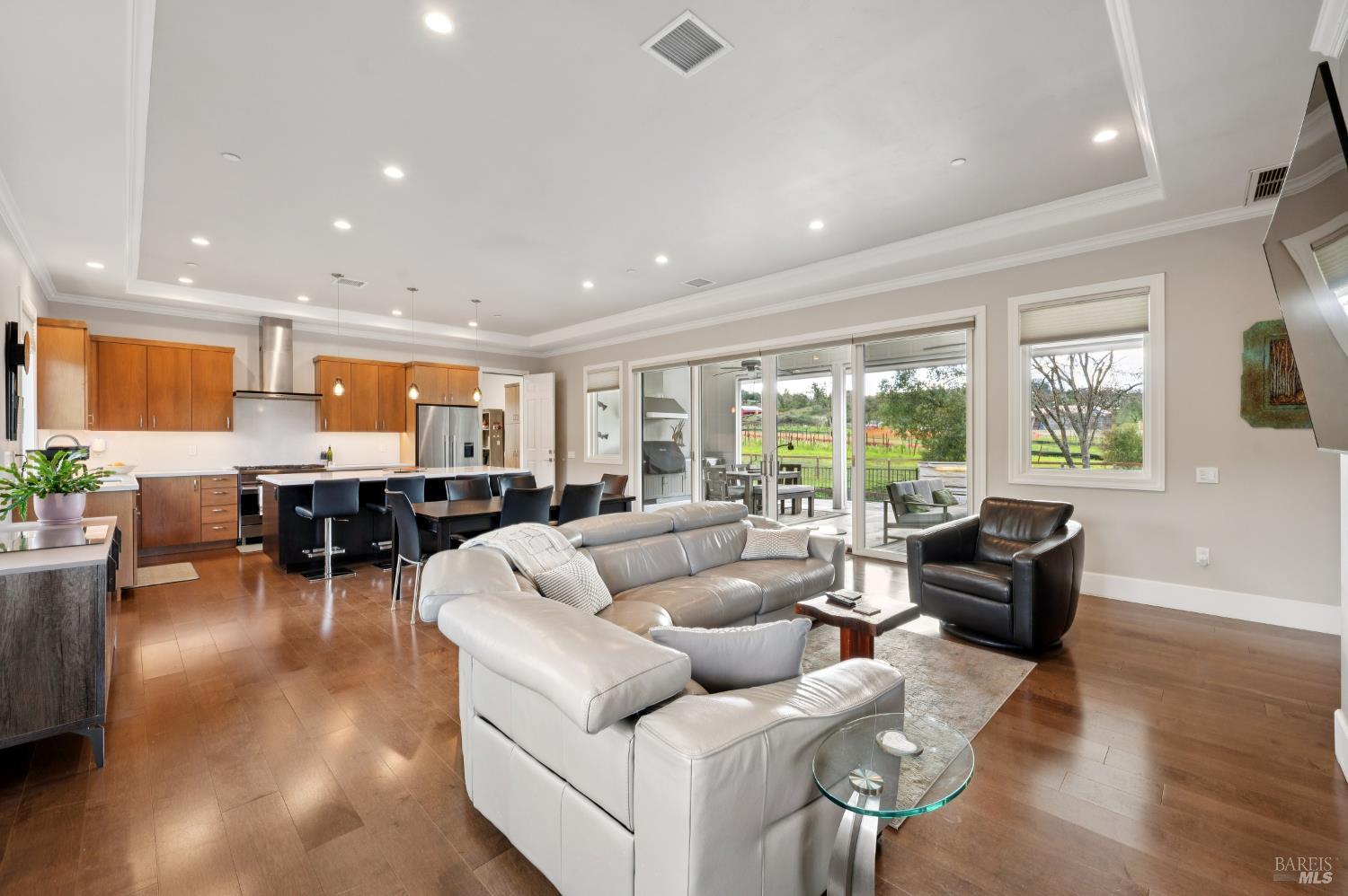 Detail Gallery Image 10 of 71 For 1840 Riebli Rd, Santa Rosa,  CA 95404 - 6 Beds | 5/2 Baths