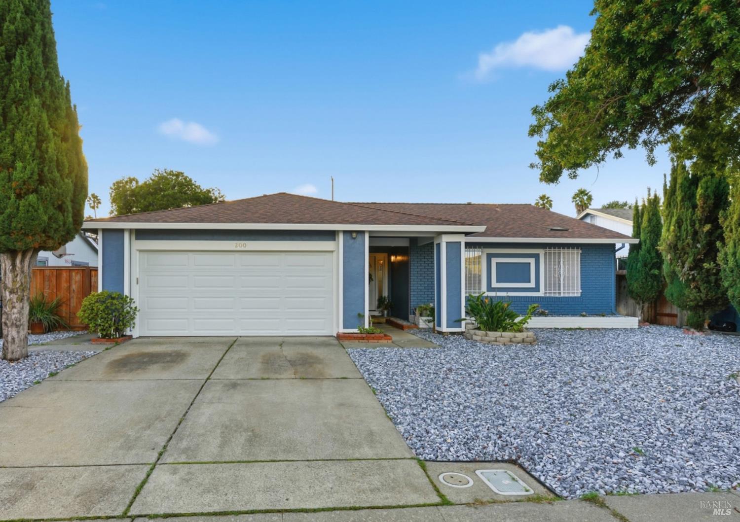 Detail Gallery Image 2 of 38 For 200 Evelyn Cir, Vallejo,  CA 94589 - 3 Beds | 2 Baths