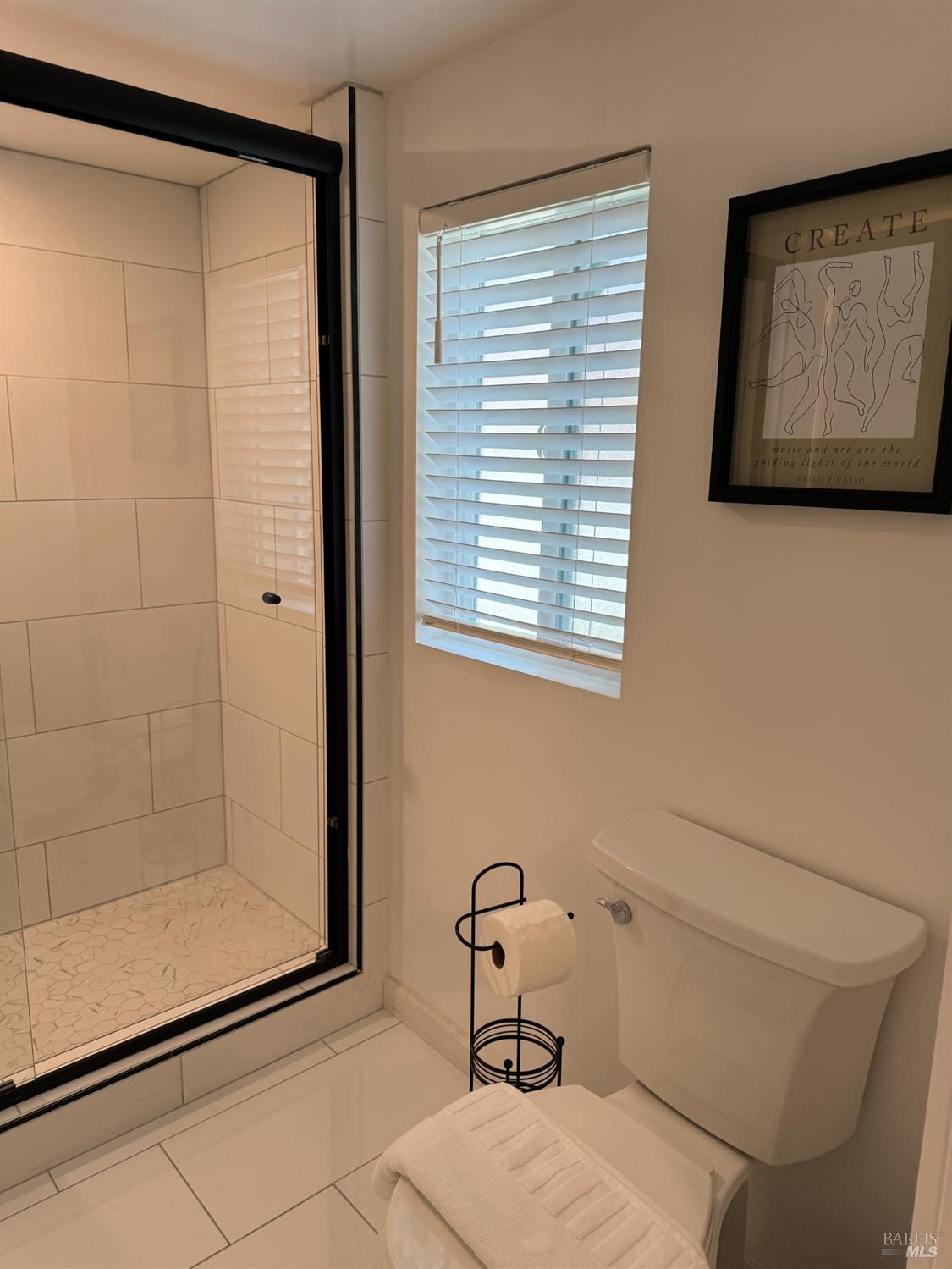 Detail Gallery Image 9 of 11 For 674 Willow Ave, Ukiah,  CA 95482 - 3 Beds | 2 Baths