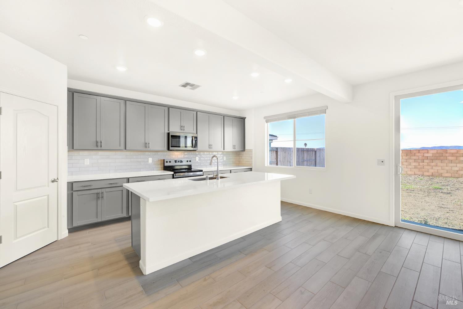 Detail Gallery Image 29 of 89 For 4107 Markovich Ct, San Pablo,  CA 94806 - 4 Beds | 3 Baths