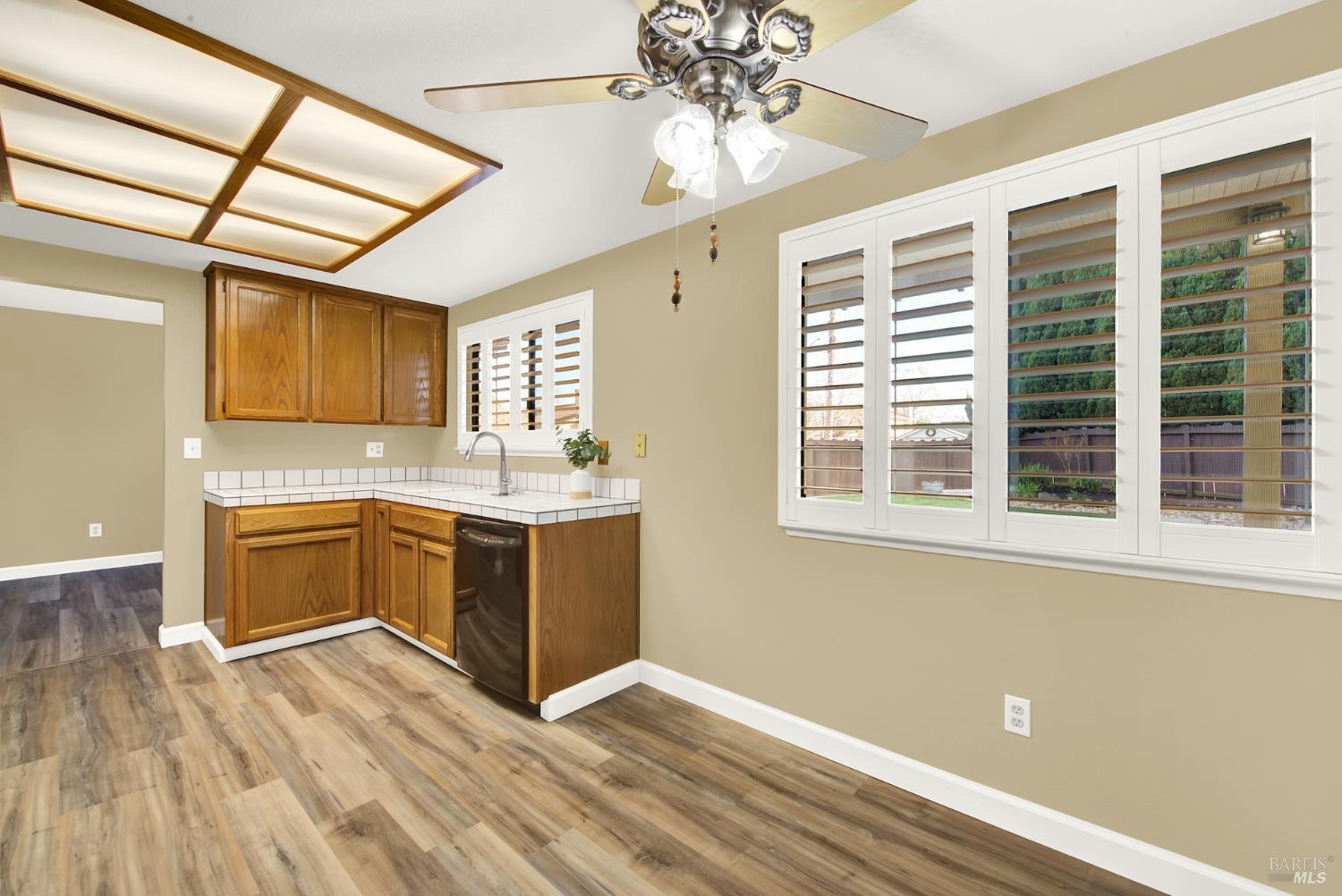 Detail Gallery Image 28 of 83 For 401 Northampton Dr, American Canyon,  CA 94503 - 4 Beds | 3 Baths