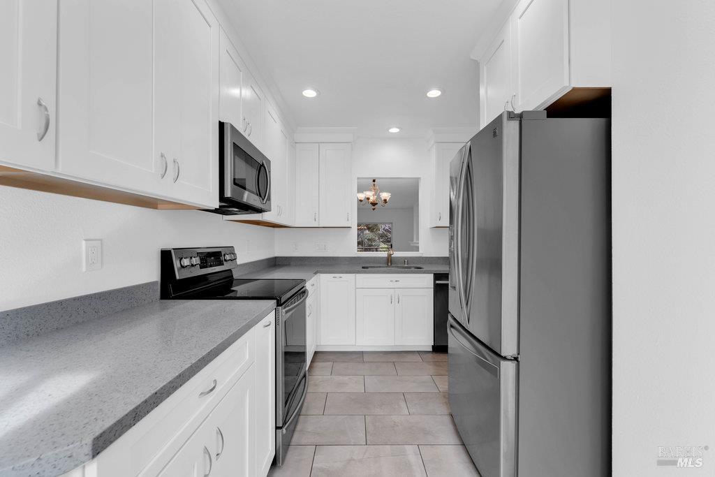 Detail Gallery Image 21 of 58 For 135 Koch Rd, Corte Madera,  CA 94925 - 2 Beds | 2 Baths