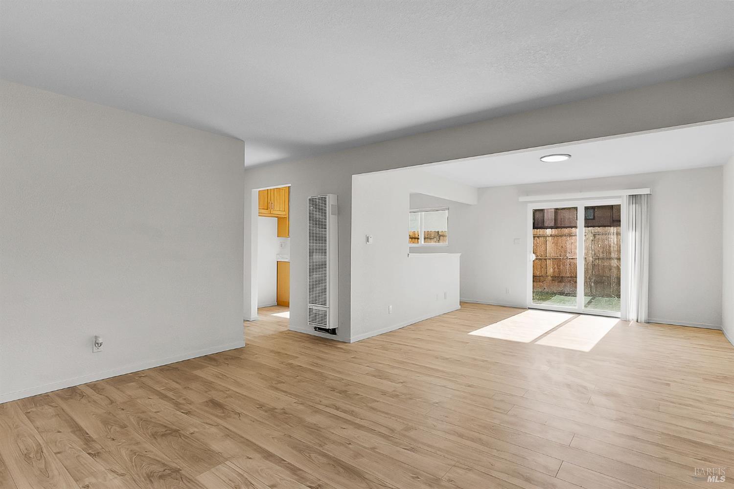 Detail Gallery Image 4 of 30 For 1910 Sacramento St, Vallejo,  CA 94590 - – Beds | – Baths