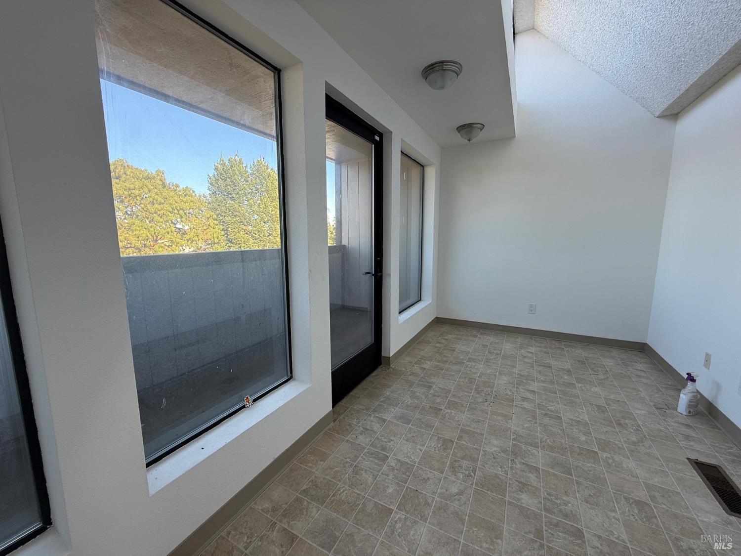 Detail Gallery Image 16 of 24 For 350 E Todd Rd, Santa Rosa,  CA 95407 - – Beds | – Baths