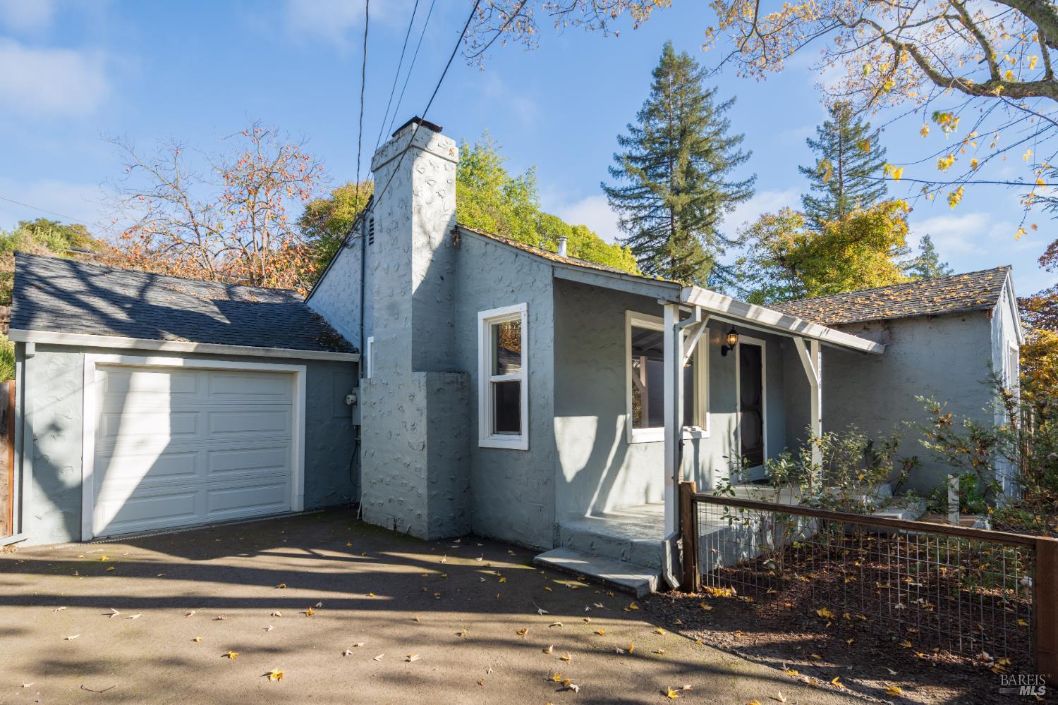 Detail Gallery Image 3 of 22 For 2136 Franklin Ave, Santa Rosa,  CA 95404 - 3 Beds | 2 Baths