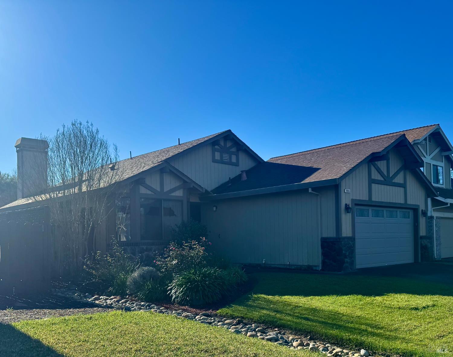 Detail Gallery Image 2 of 30 For 10845 Rio Ruso Dr, Windsor,  CA 95492 - 3 Beds | 2 Baths