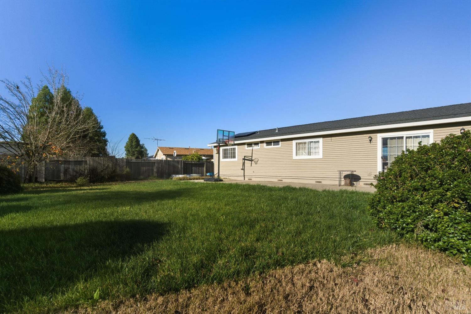 Detail Gallery Image 15 of 15 For 1280 Saint Francis Dr, Petaluma,  CA 94954 - 4 Beds | 2 Baths