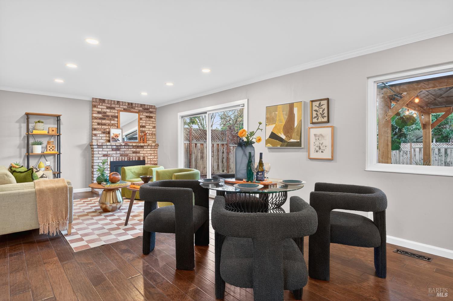 Detail Gallery Image 8 of 66 For 935 Mohr Ln, Concord,  CA 94518 - 3 Beds | 2 Baths