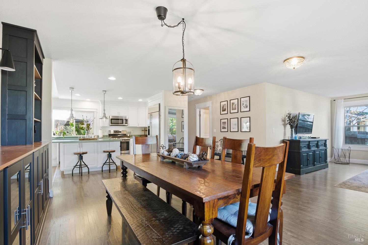 Detail Gallery Image 7 of 38 For 442 Stonewood Dr, Vacaville,  CA 95687 - 4 Beds | 2/1 Baths