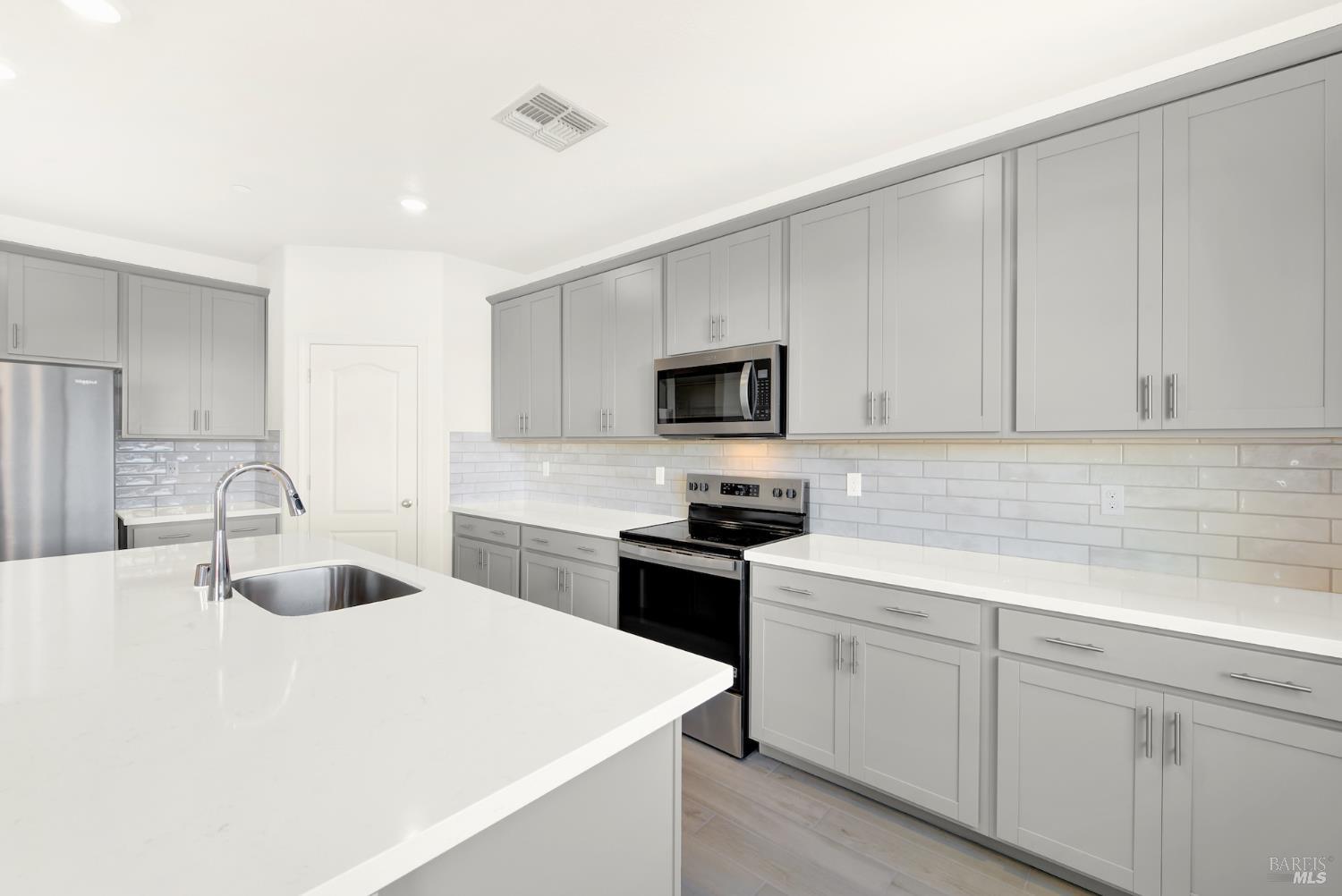 Detail Gallery Image 32 of 89 For 4107 Markovich Ct, San Pablo,  CA 94806 - 4 Beds | 3 Baths