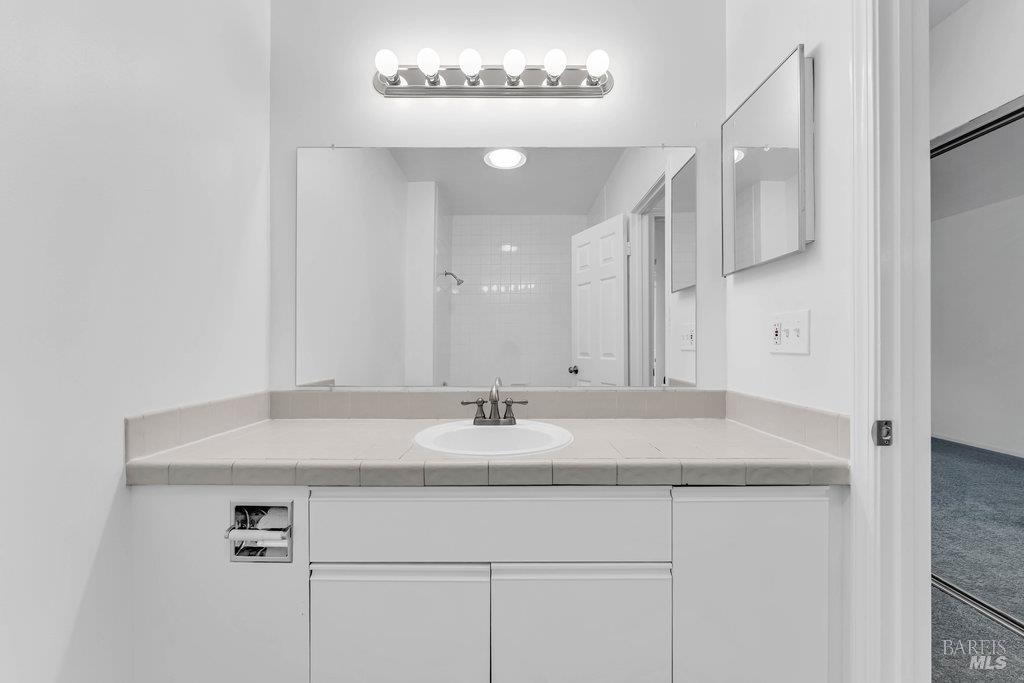 Detail Gallery Image 35 of 58 For 135 Koch Rd, Corte Madera,  CA 94925 - 2 Beds | 2 Baths