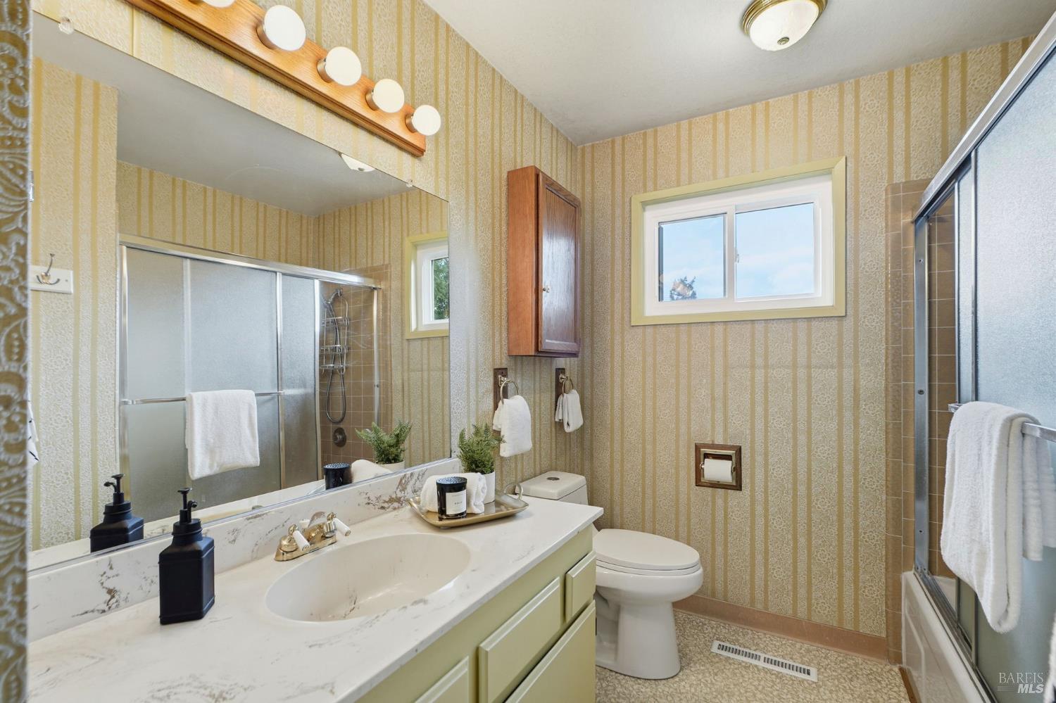 Detail Gallery Image 29 of 68 For 1814 Saint Francis Rd, Santa Rosa,  CA 95409 - 3 Beds | 2 Baths