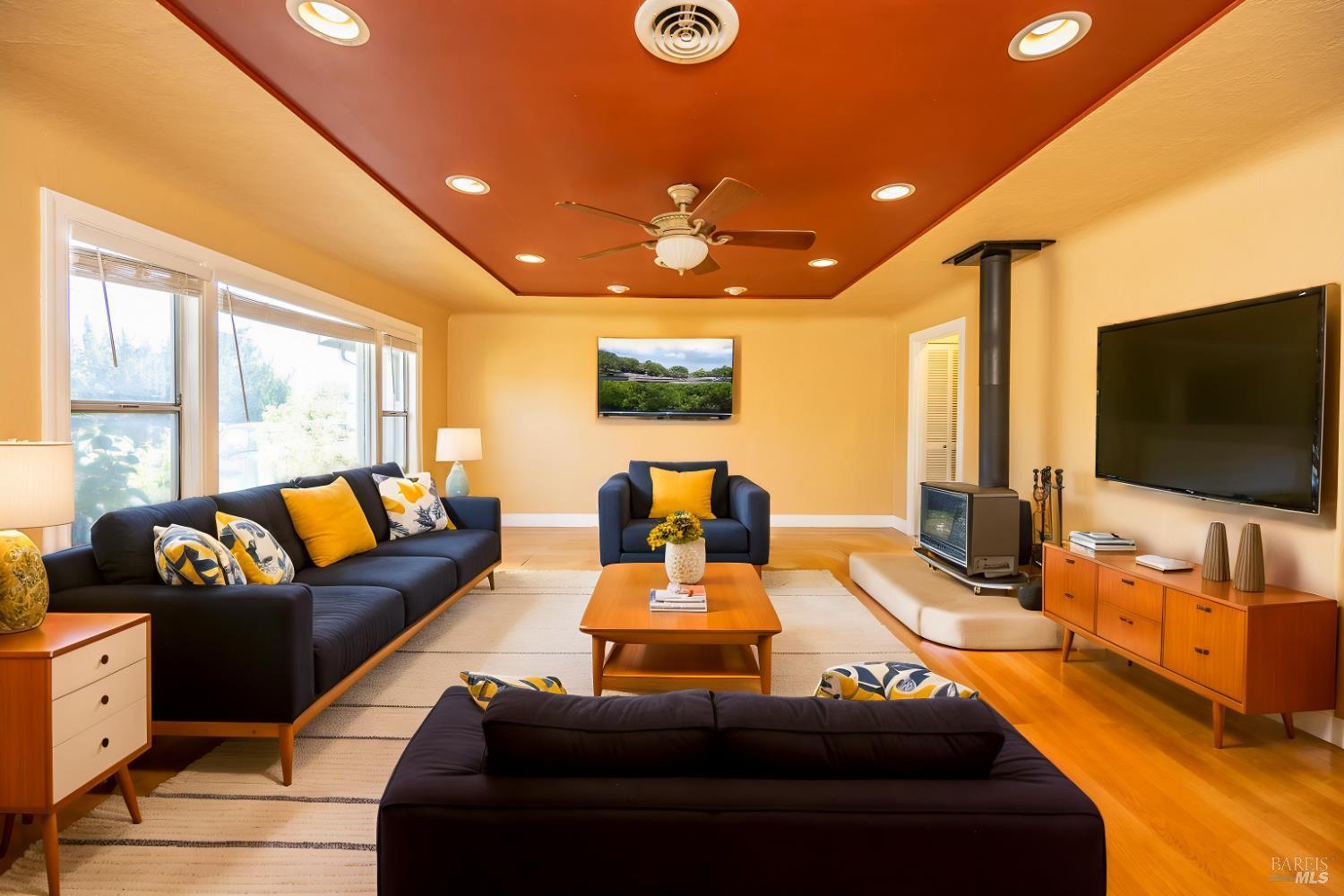 Detail Gallery Image 2 of 26 For 165 Luce Ave, Ukiah,  CA 95482 - 2 Beds | 1 Baths