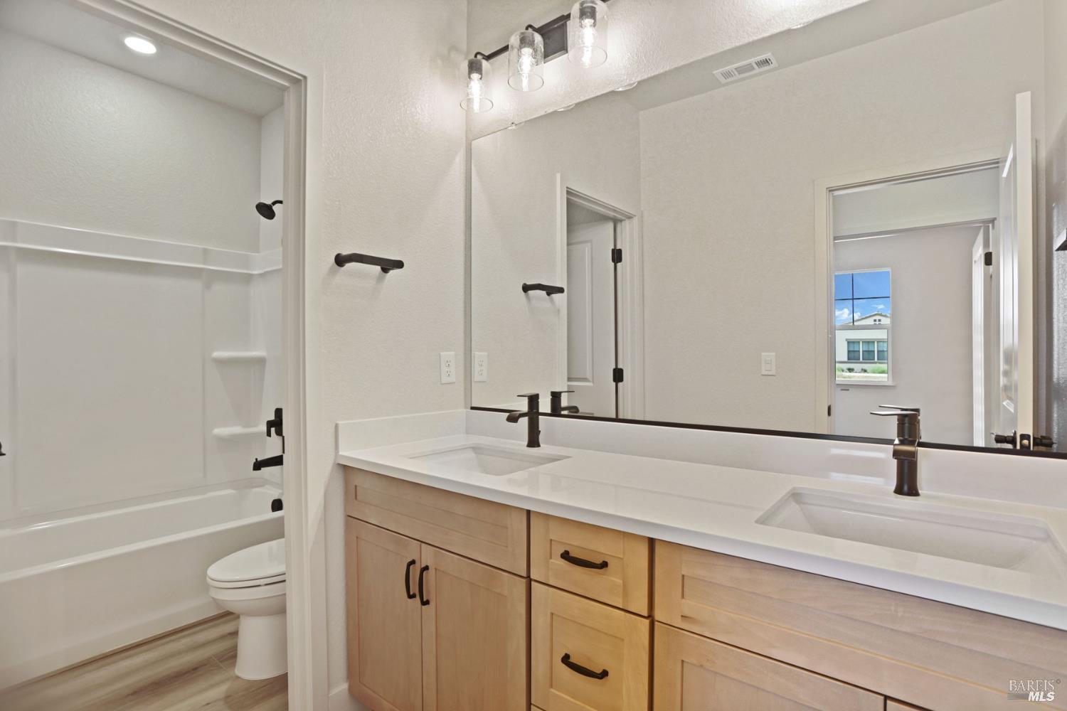 Detail Gallery Image 17 of 37 For 713 Billhook Dr, Vacaville,  CA 95687 - 4 Beds | 2/1 Baths