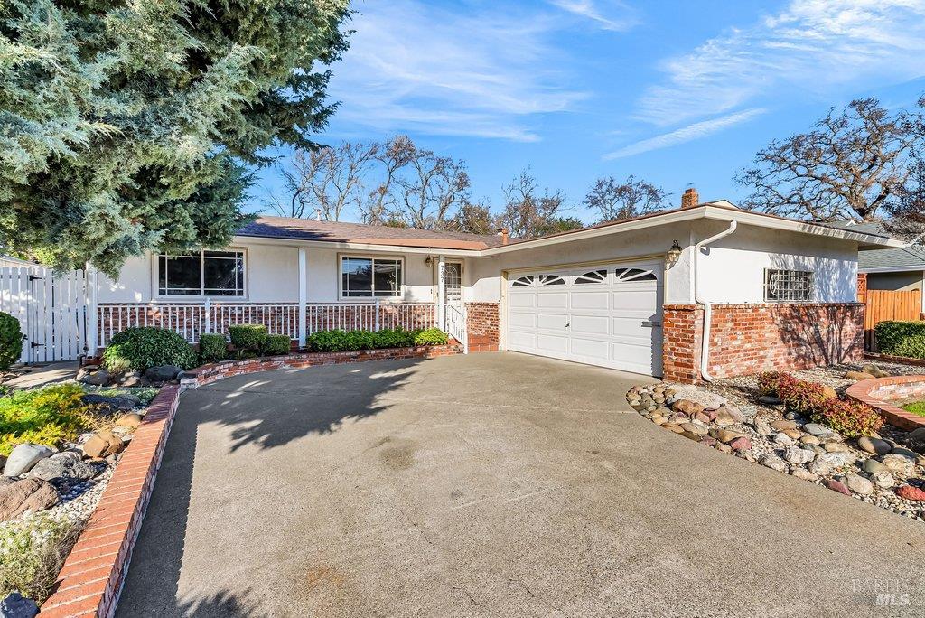 Detail Gallery Image 5 of 54 For 737 Linwood St, Vacaville,  CA 95688 - 3 Beds | 2 Baths